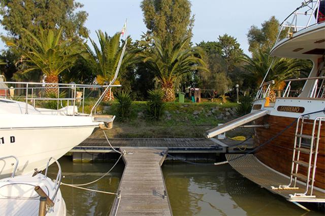 Hôtel Boat And Breakfast Fiumicino - Roma à Ostie Extérieur photo